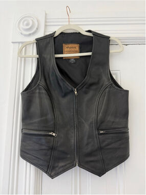 Women's Argasa Black Leather Factory Zip-Up Vest M